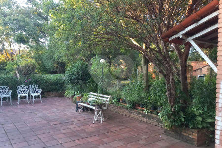 Casa à venda ou para alugar com 4 quartos, sendo 1 suíte, no Centro, Vinhedo, SP