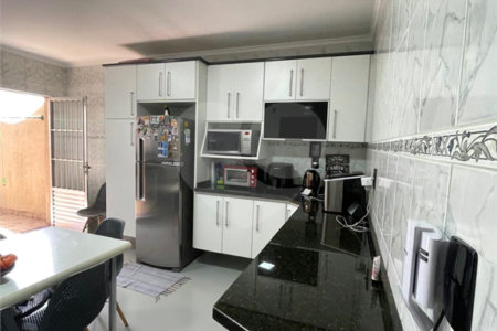Sobrado à venda com 3 quartos, sendo 1 suíte, em Vila Gustavo, São Paulo, SP