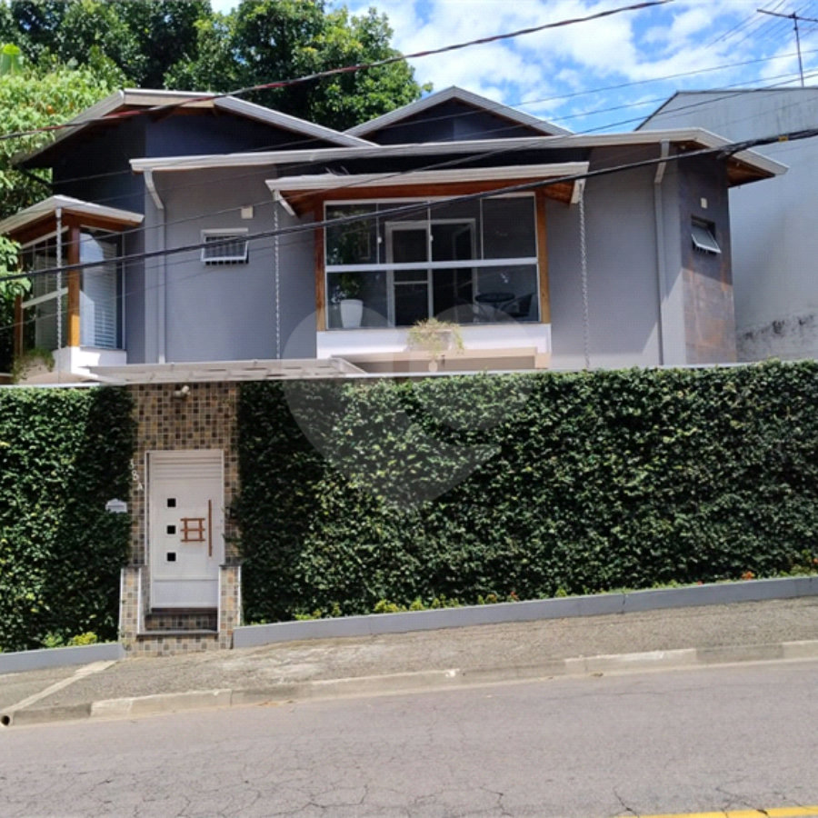Casa à venda com 3 quartos, sendo 2 suítes, em Capela, Vinhedo, SP