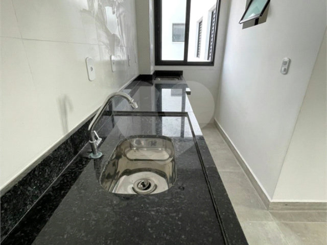 Casa à venda com 3 quartos, sendo 1 suíte, no condomínio Residencial Calegari, São Paulo - SP