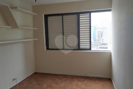 Apartamento à venda com 3 quartos, sendo 1 suíte, em Vila Mariana, São Paulo, SP