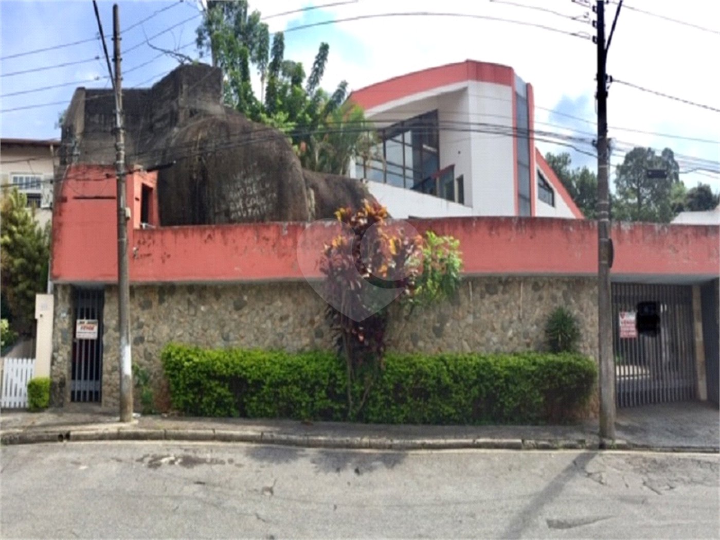 Sobrado à venda com 5 quartos, sendo 2 suítes,  em Tremembé, São Paulo, SP