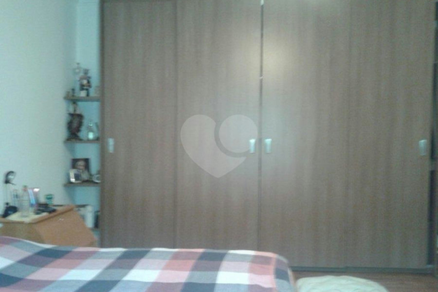 Casa à venda com 3 suítes no condomínio Praça Vitoriano Rodrigues Xavier,35, São Paulo - SP