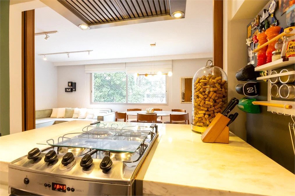 Apartamento à venda com 3 quartos, sendo 1 suíte, em Pinheiros, São Paulo, SP