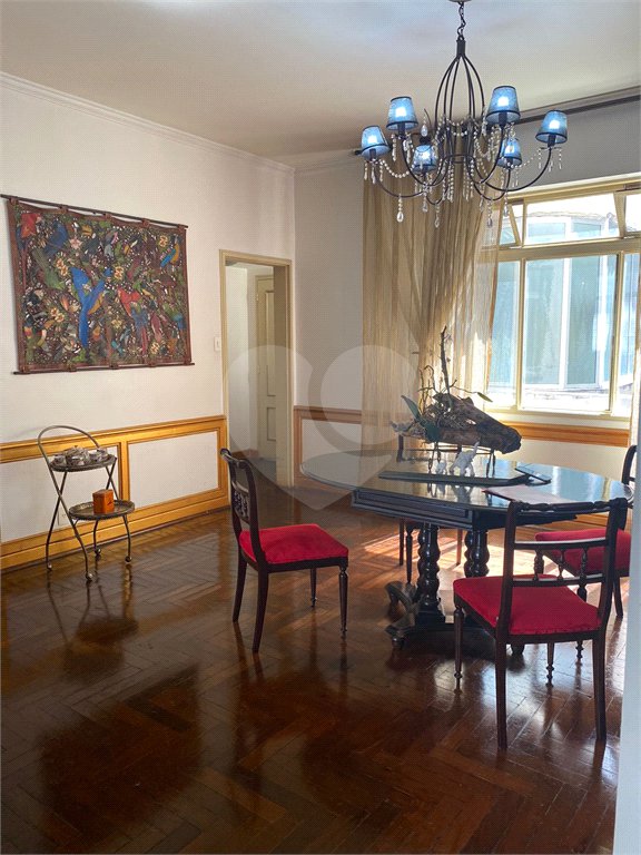 Apartamento à venda com 3 quartos, sendo 1 suíte,  em República, São Paulo, SP