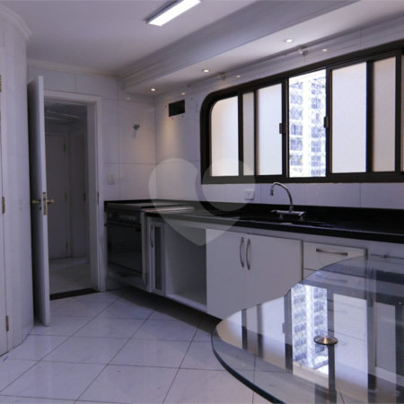 Apartamento à venda com 4 quartos, sendo 2 suítes, em Indianópolis, São Paulo, SP