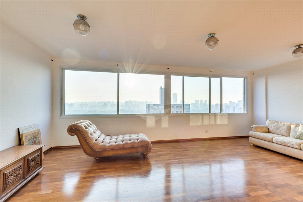 Apartamento à venda com 4 quartos, sendo 1 suíte, em Chácara Santo Antônio, São Paulo, SP