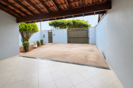Casa à venda com 4 quartos, sendo 1 suíte,  em Vila Nova, Três Lagoas, MS