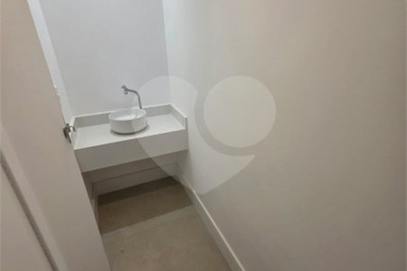 Sobrado à venda com 3 suítes em Vila Firmiano Pinto, São Paulo, SP