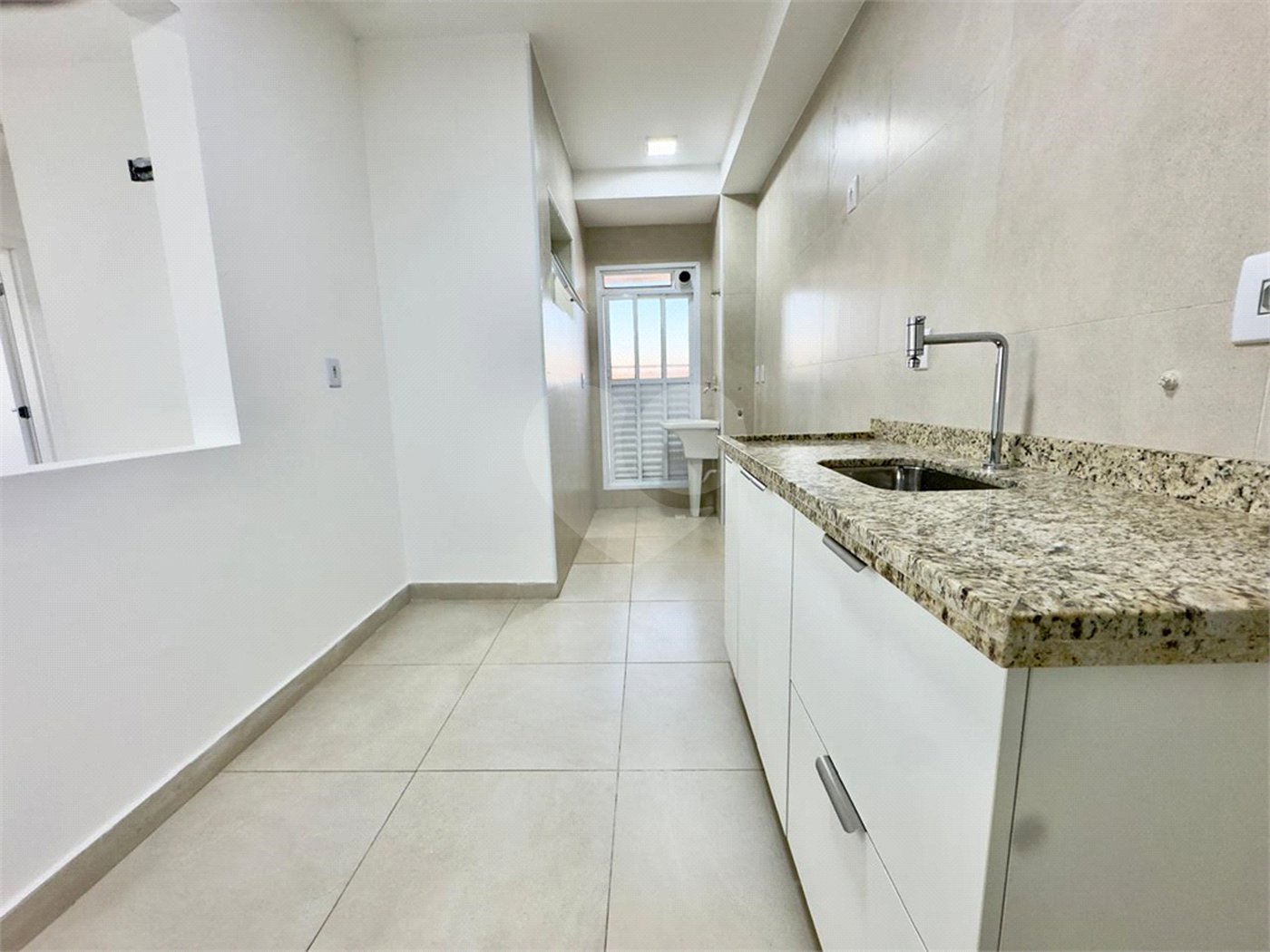 Apartamento para alugar com 2 quartos, sendo 1 suíte, em Vila Hortência, Sorocaba, SP