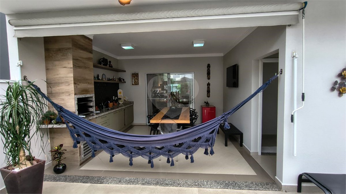 Casa à venda com 3 suítes no condomínio Reserva da Mata, Vinhedo - SP