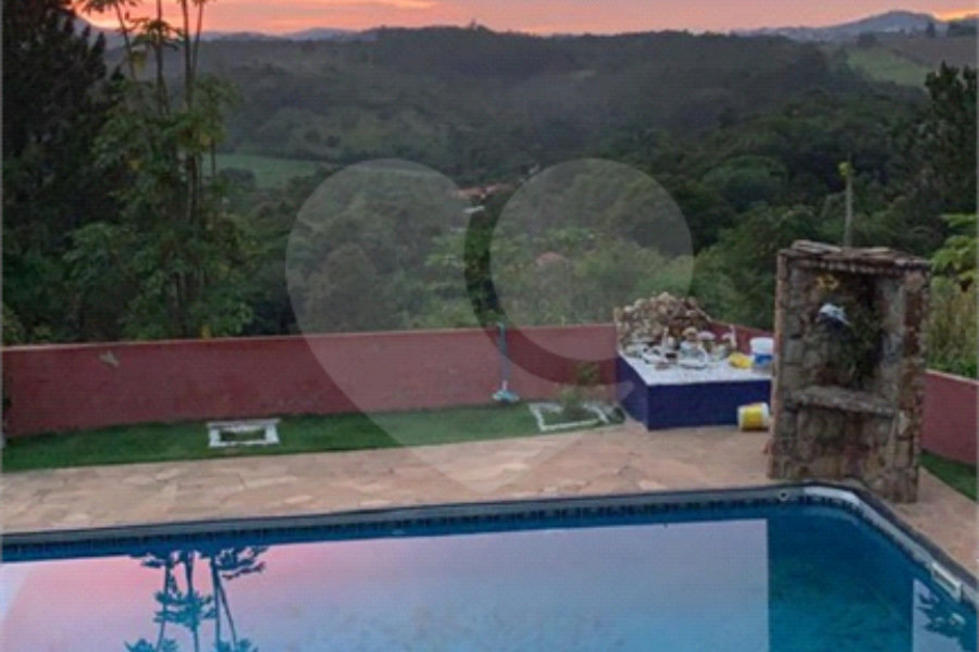 Casa à venda com 4 quartos, sendo 1 suíte, em Loteamento Rancho Maringá II, Atibaia, SP