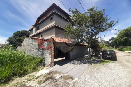Casa à venda com 4 suítes em Santa Cruz, Rio de Janeiro, RJ