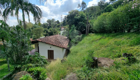 Casa à venda com 3 quartos, sendo 1 suíte,  no condomínio São Joaquim, Vinhedo - SP