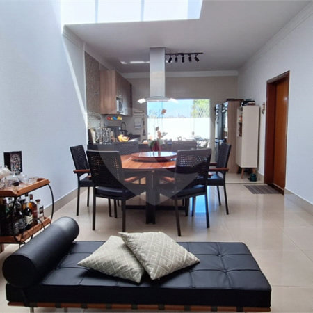 Casa à venda com 3 quartos, sendo 1 suíte, em Pinheirinho, Vinhedo, SP