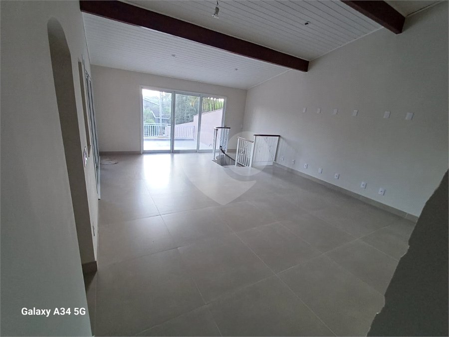 Casa à venda ou para alugar com 5 quartos, sendo 2 suítes, no condomínio Fazenda São Joaquim, Vinhedo - SP