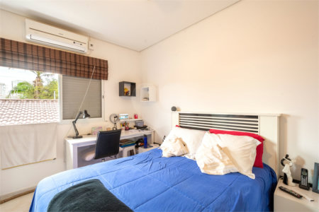 Casa à venda com 4 quartos, sendo 1 suíte, em Santo Amaro, São Paulo, SP