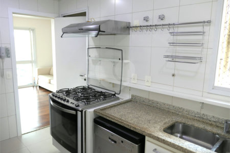 Apartamento para alugar com 3 quartos, sendo 1 suíte, em Vila Olímpia, São Paulo, SP
