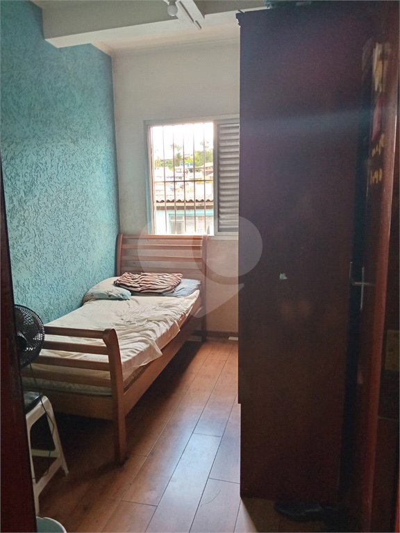 Sobrado à venda com 4 quartos, sendo 1 suíte,  em Furnas, São Paulo, SP