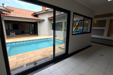 Casa à venda com 2 suítes em Vila Oliveira, Itapetininga, SP