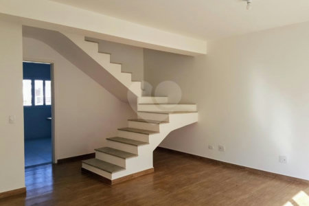 Sobrado à venda com 3 quartos, sendo 1 suíte, em Jardim Prudência, São Paulo, SP