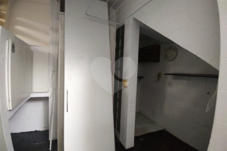 Sobrado à venda com 5 quartos, sendo 3 suítes, em Cidade Monções, São Paulo, SP