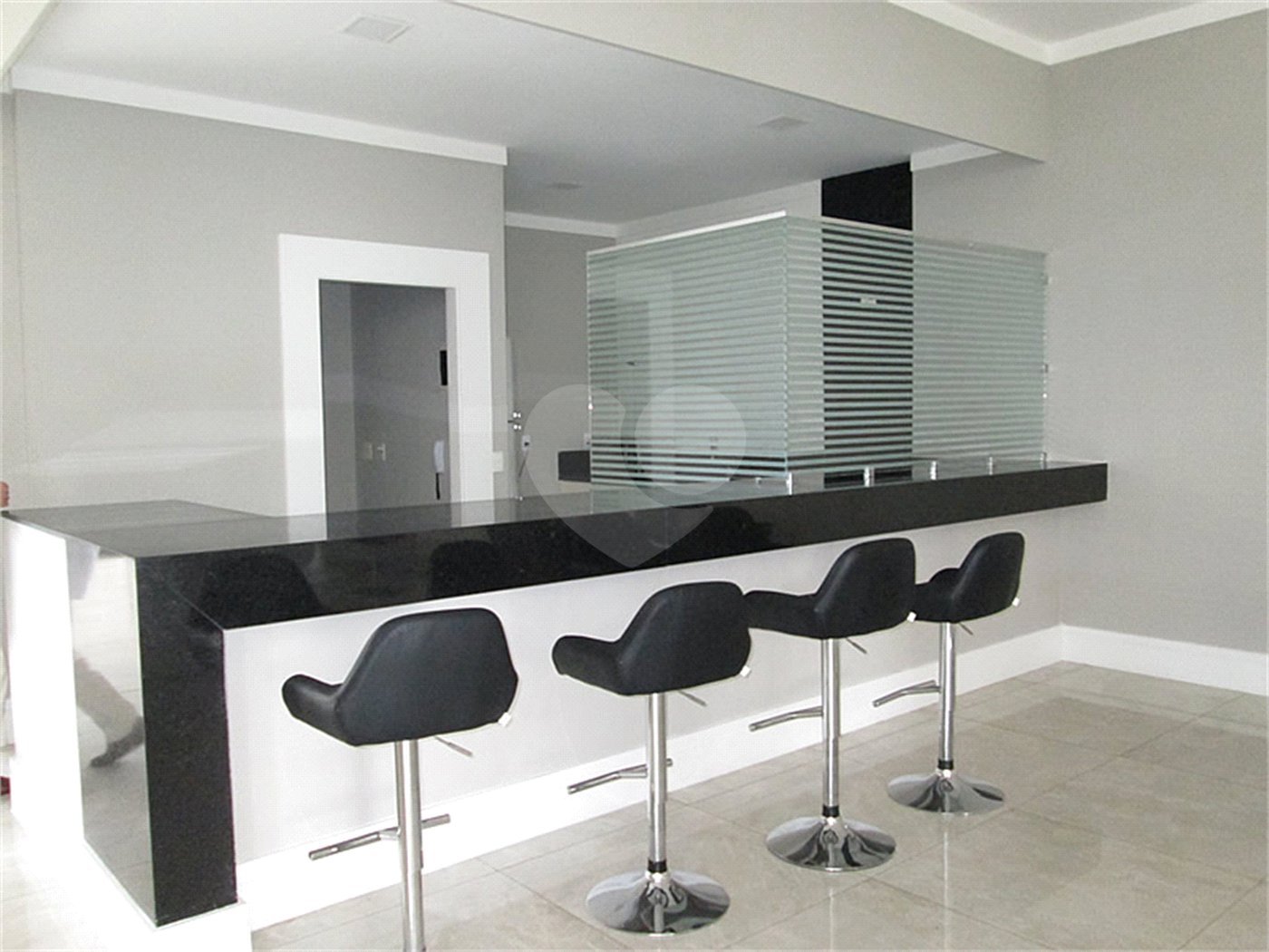Apartamento à venda com 3 suítes em Jardim Londrina, São Paulo, SP