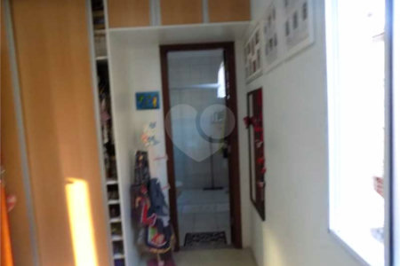 Casa à venda com 3 quartos, sendo 1 suíte, no condomínio Morada dos Pinheiros, São Paulo - SP