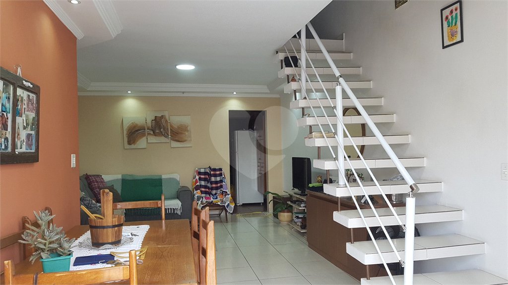 Sobrado à venda com 2 suítes em Tremembé, São Paulo, SP
