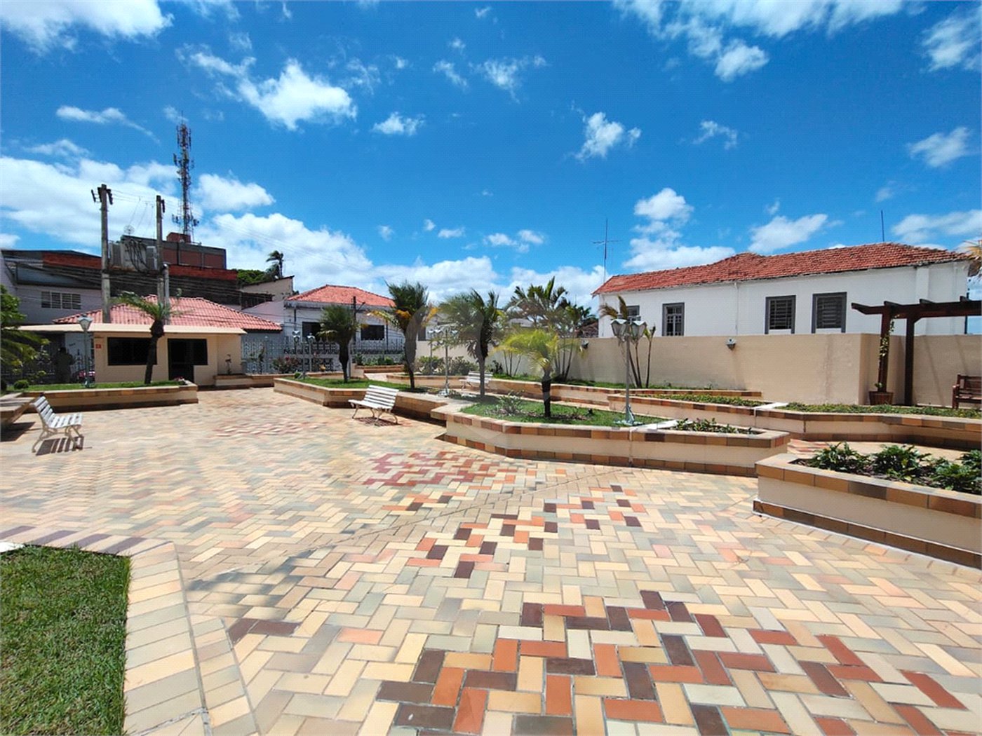 Apartamento à venda ou para alugar com 3 quartos, sendo 1 suíte, no Centro, Itapetininga, SP