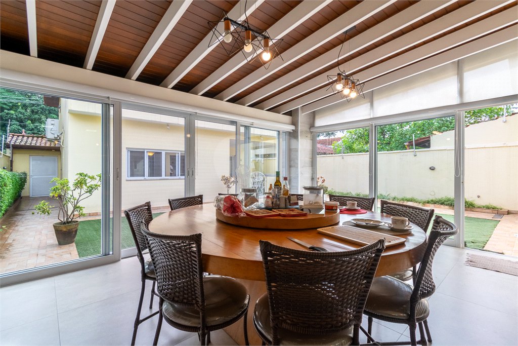 Casa à venda com 3 quartos, sendo 1 suíte,  em Vila Cordeiro, São Paulo, SP