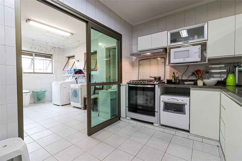Apartamento à venda com 4 quartos, sendo 2 suítes, em Vila Morumbi, São Paulo, SP