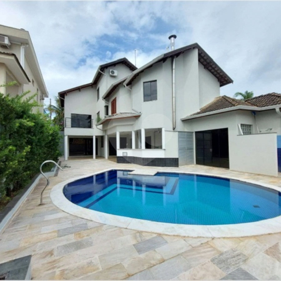 Casa à venda com 4 suítes no condomínio Reserva Colonial, Valinhos - SP