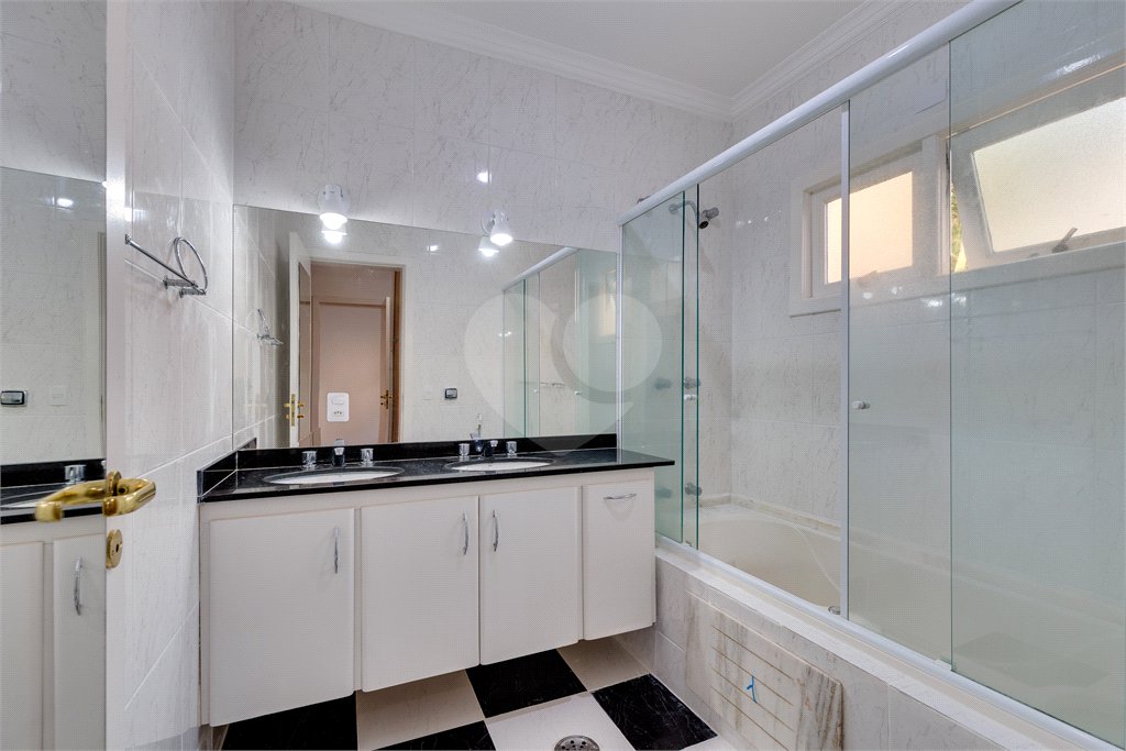 Casa para alugar com 4 quartos, sendo 2 suítes, no condomínio Cassiano Ricardo, São Paulo - SP