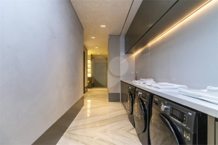 Apartamento à venda com 4 suítes em Jardim Guedala, São Paulo, SP