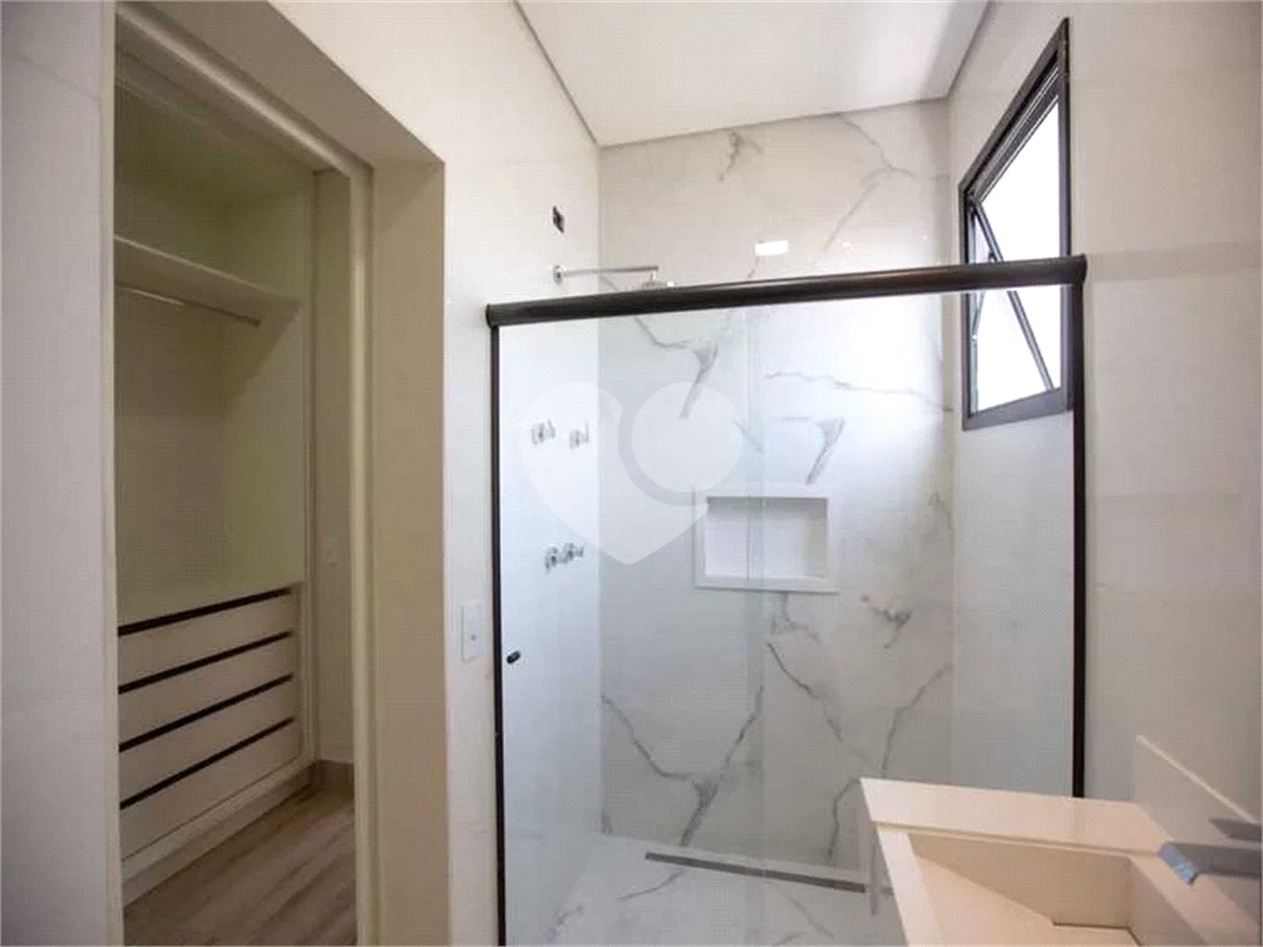 Casa à venda com 3 quartos, sendo 1 suíte, no condomínio Jardim Piemonte, Indaiatuba - SP