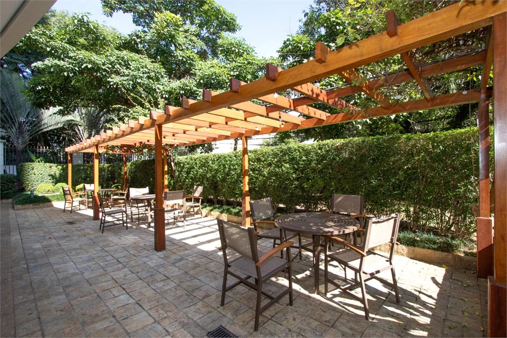 Apartamento à venda com 4 quartos, sendo 3 suítes,  em Vila Romana, São Paulo, SP