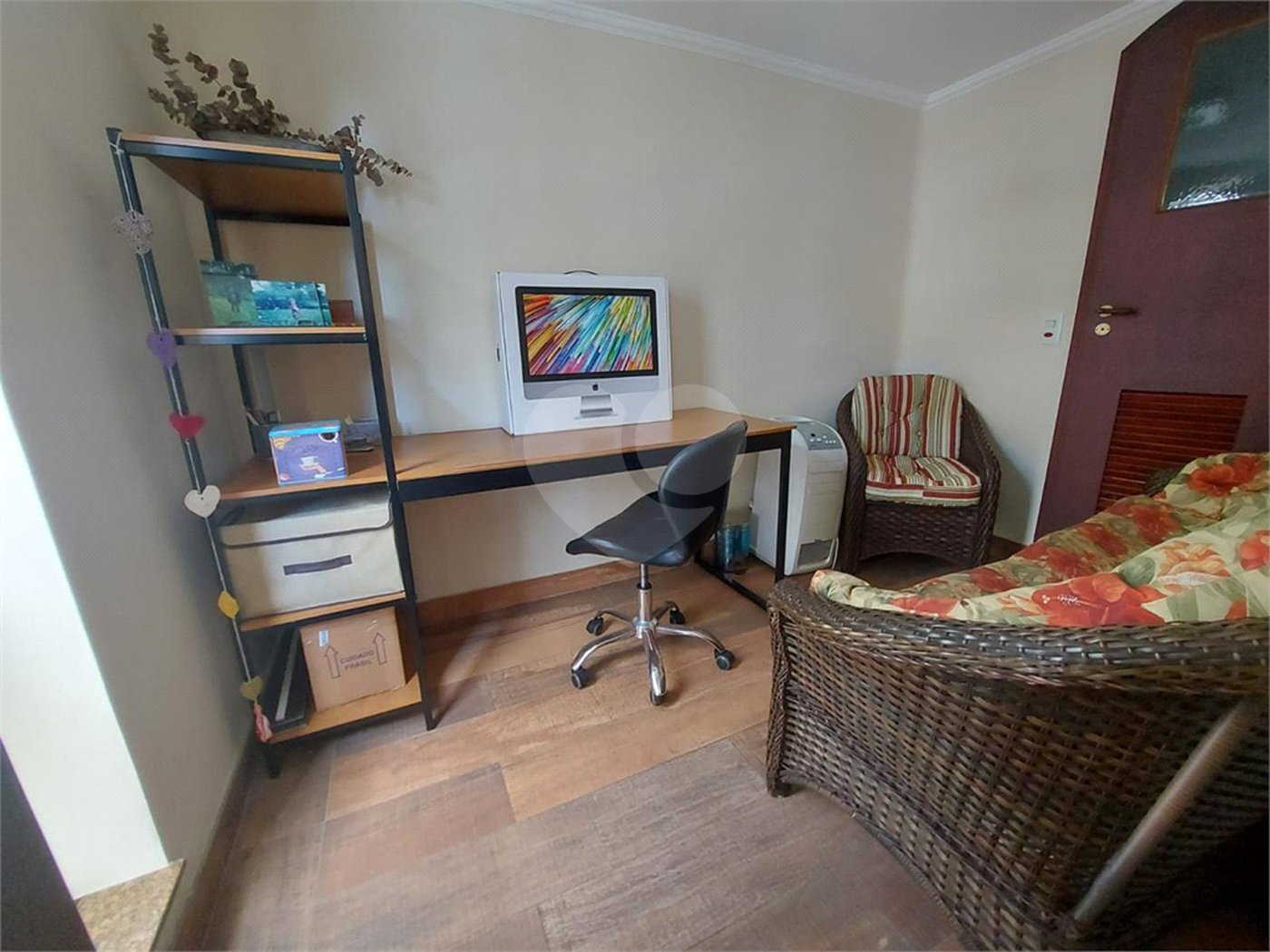 Apartamento à venda com 3 quartos, sendo 1 suíte,  em Enseada, Guarujá, SP