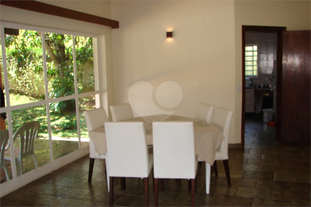 Casa à venda com 3 quartos, sendo 1 suíte, no condomínio Estância Marambaia, Vinhedo - SP