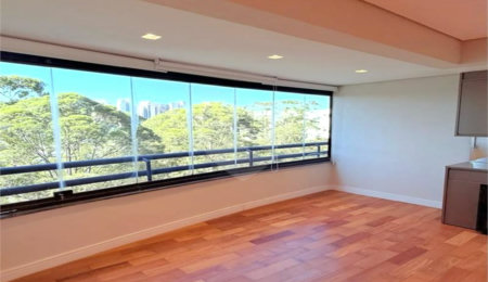 Apartamento para alugar com 2 suítes em Vila Andrade, São Paulo, SP