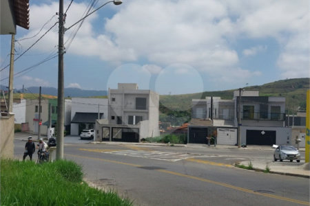 Casa Térrea à venda com 3 quartos, sendo 1 suíte,  em Villa Di Cesar, Mogi das Cruzes, SP