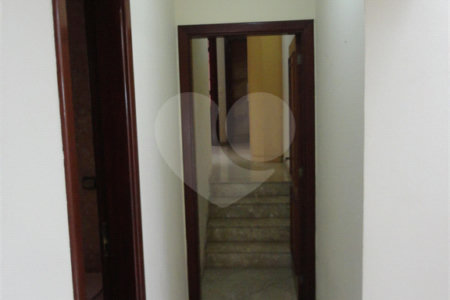 Casa à venda com 3 quartos, sendo 1 suíte, em Santa Marina, Valinhos, SP
