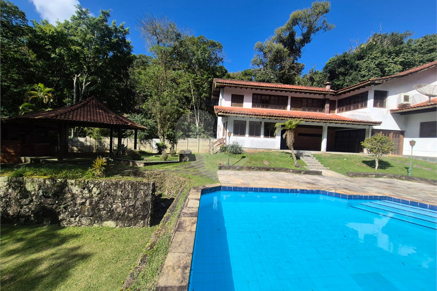 Casa à venda ou para alugar com 4 suítes no condomínio Parque Imperial da Cantareira, Mairiporã - SP