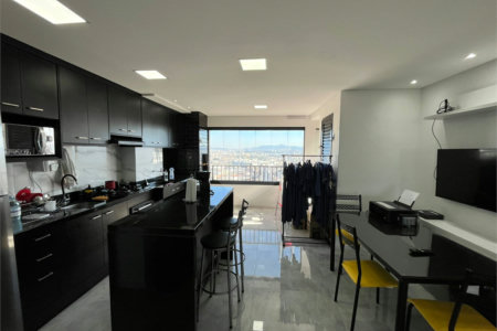 Apartamento no Brás repleto de lazer com 50 m² com 2 dormitórios e 1 vaga, Estuda Permuta