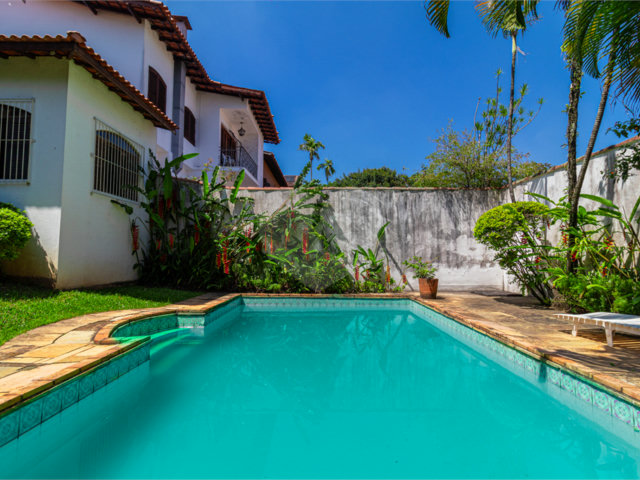 Casa de Vila à venda com 4 quartos, sendo 2 suítes,  em Alto da Boa Vista, São Paulo, SP