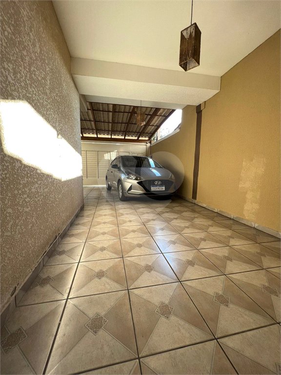 Sobrado à venda com 4 quartos, sendo 2 suítes,  em Nova Cerejeira, Atibaia, SP