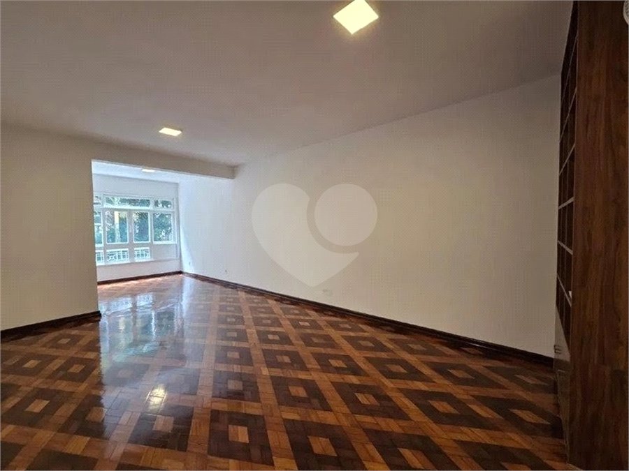 Apartamento à venda com 3 quartos, sendo 1 suíte, em Copacabana, Rio de Janeiro, RJ