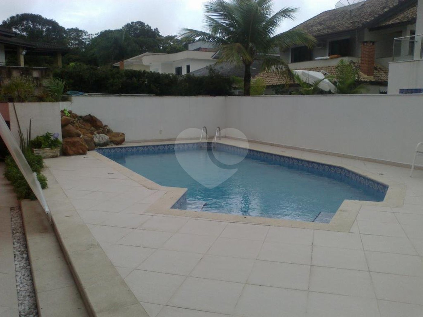 Sobrado à venda com 5 suítes em Enseada, Bertioga, SP