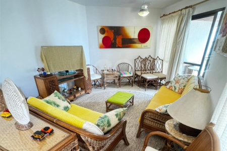 Apartamento à venda com 3 suítes em Pitangueiras, Guarujá, SP