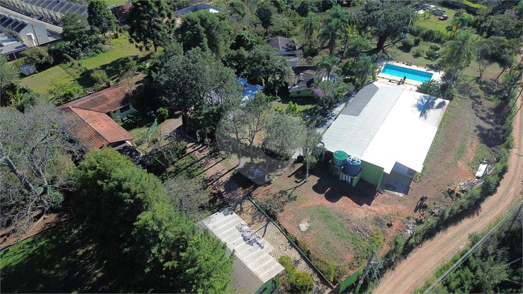 Chácara à venda com 3 quartos, sendo 2 suítes, em Jardim Estância Brasil, Atibaia, SP